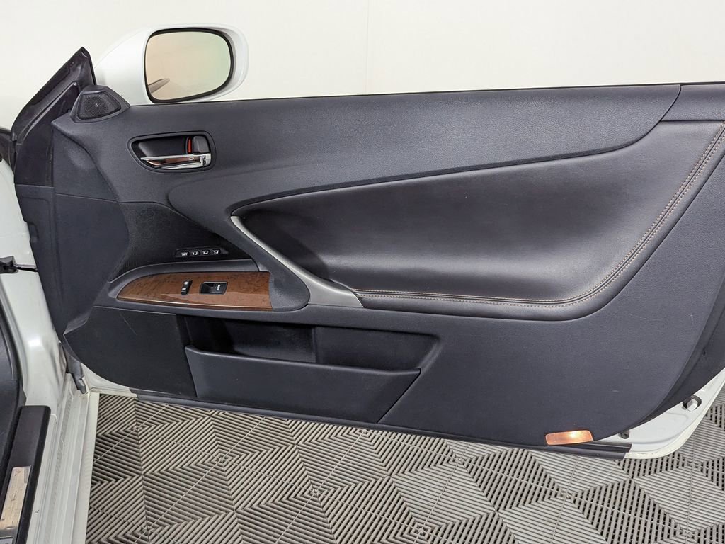 Used 2012 Lexus IS 350C w/ Luxury Pkg RWD image 10