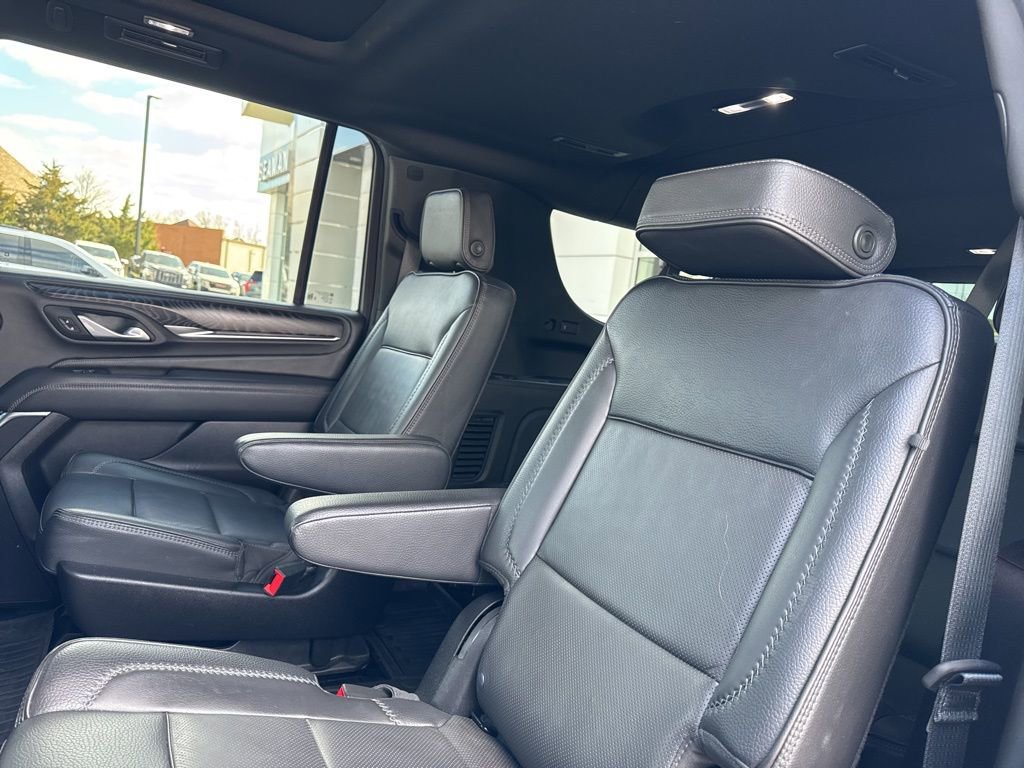 Used 2024 GMC Yukon XL Denali image 31