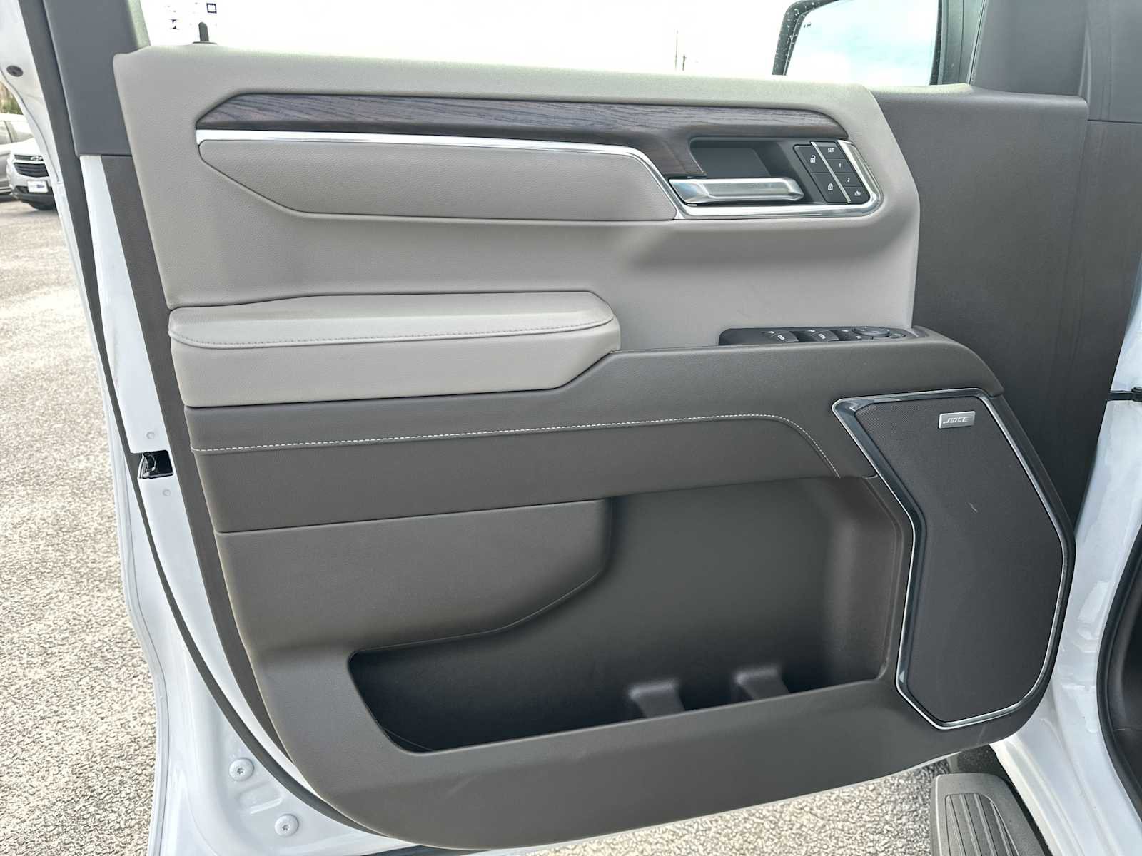 Used 2024 GMC Sierra 1500 SLT w/ SLT Premium Plus Package image 17