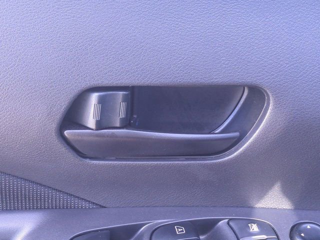 Used 2022 Nissan Kicks S image 15