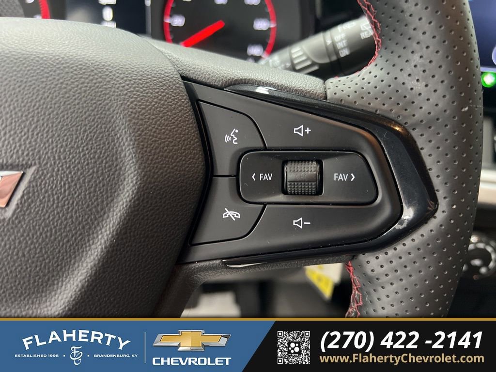 Used 2025 Chevrolet Trax RS w/ Driver Confidence Package image 24