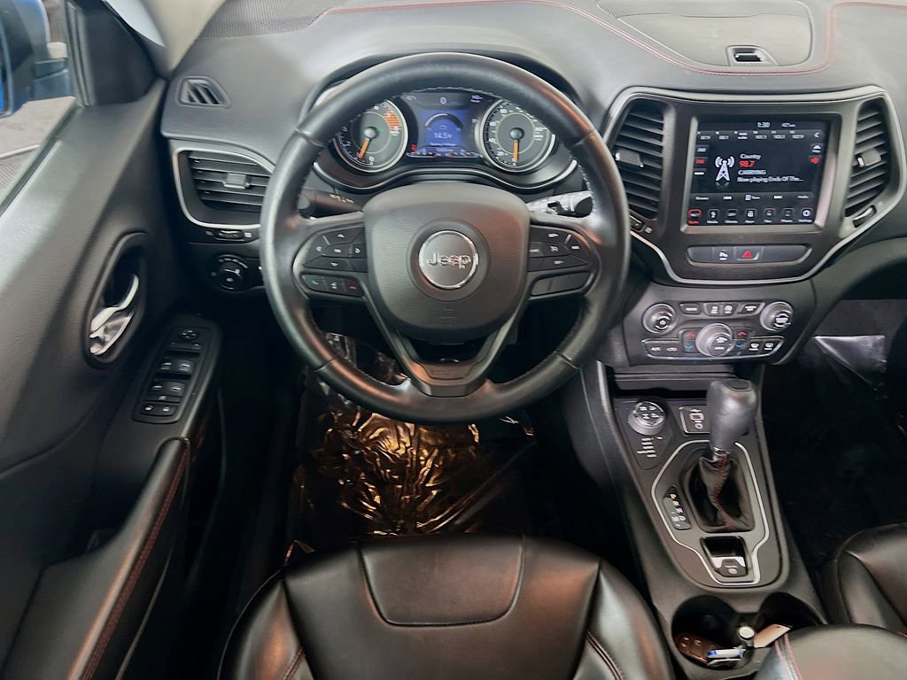 Used 2019 Jeep Cherokee Trailhawk image 19