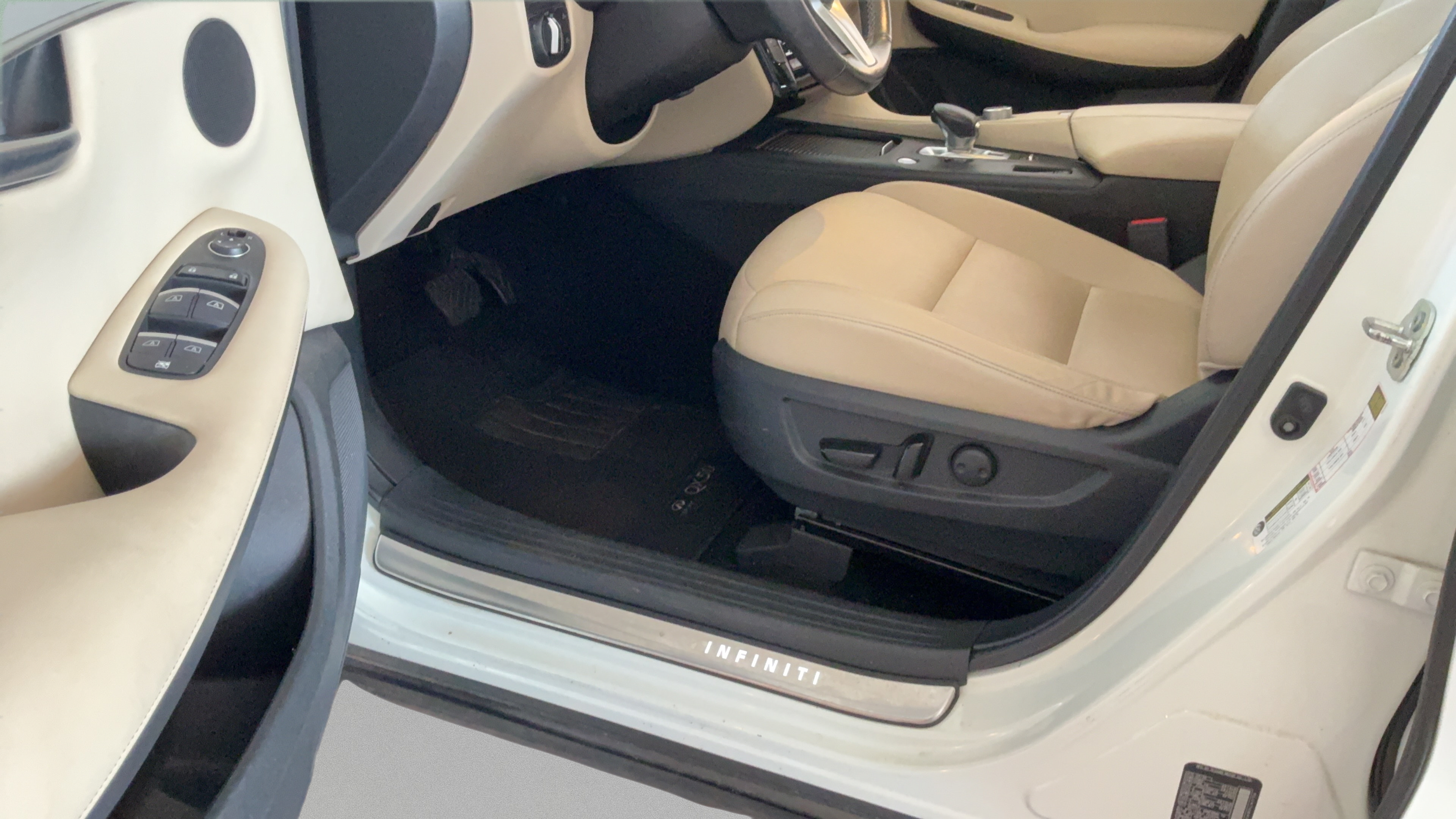 Used 2021 INFINITI QX50 Luxe FWD image 23