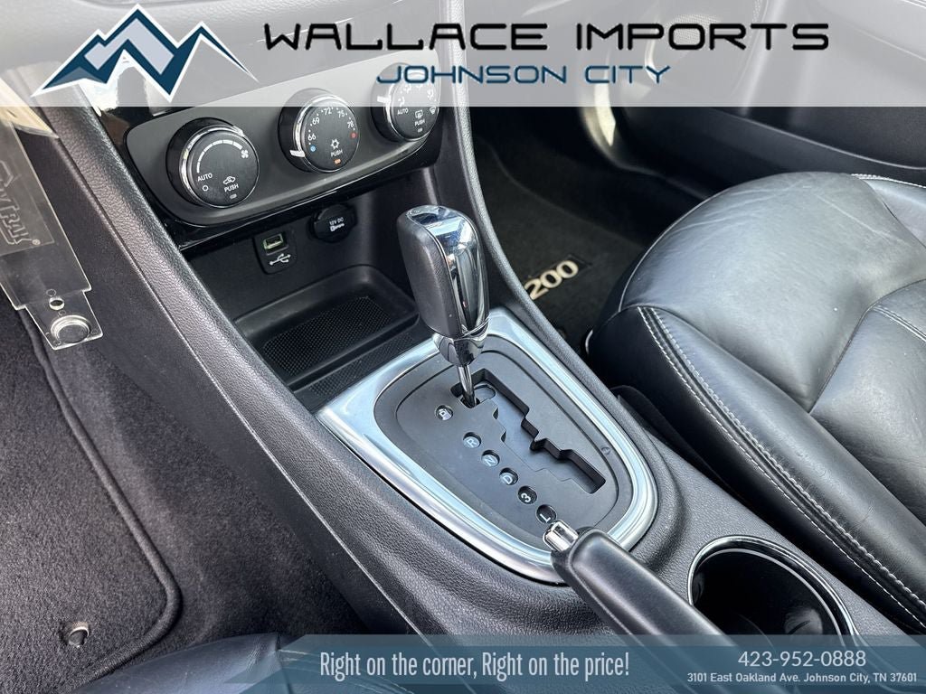 Used 2014 Chrysler 200 Limited FWD image 16