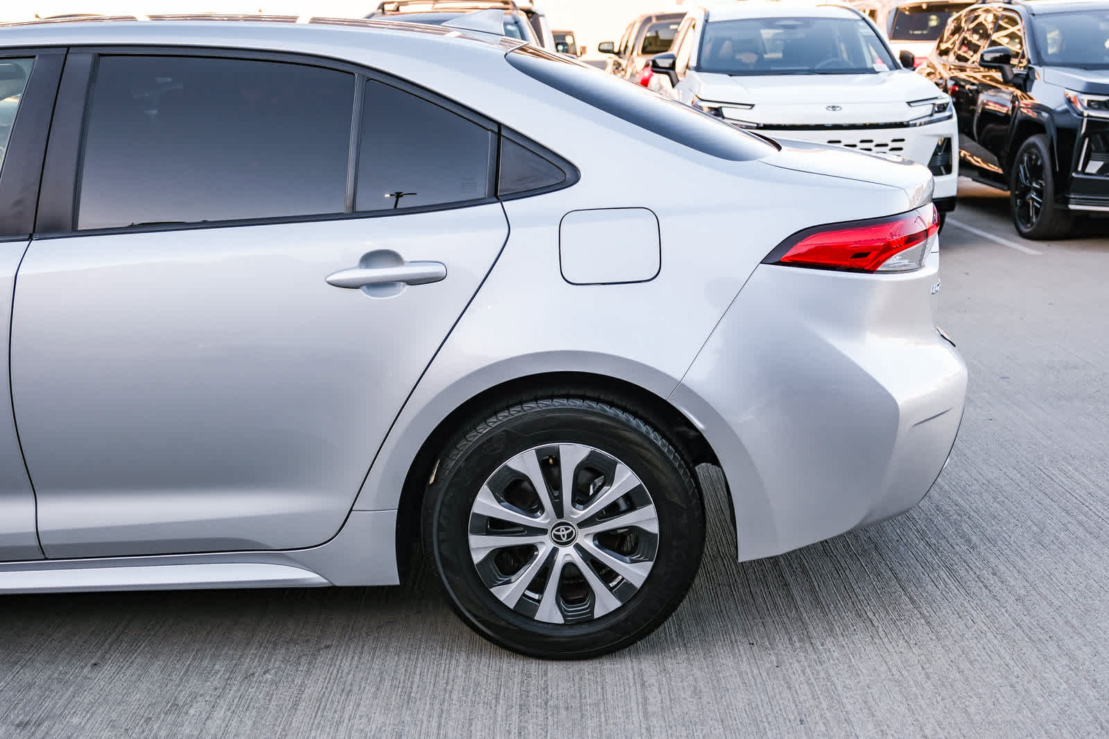 Used 2021 Toyota Corolla LE FWD image 8