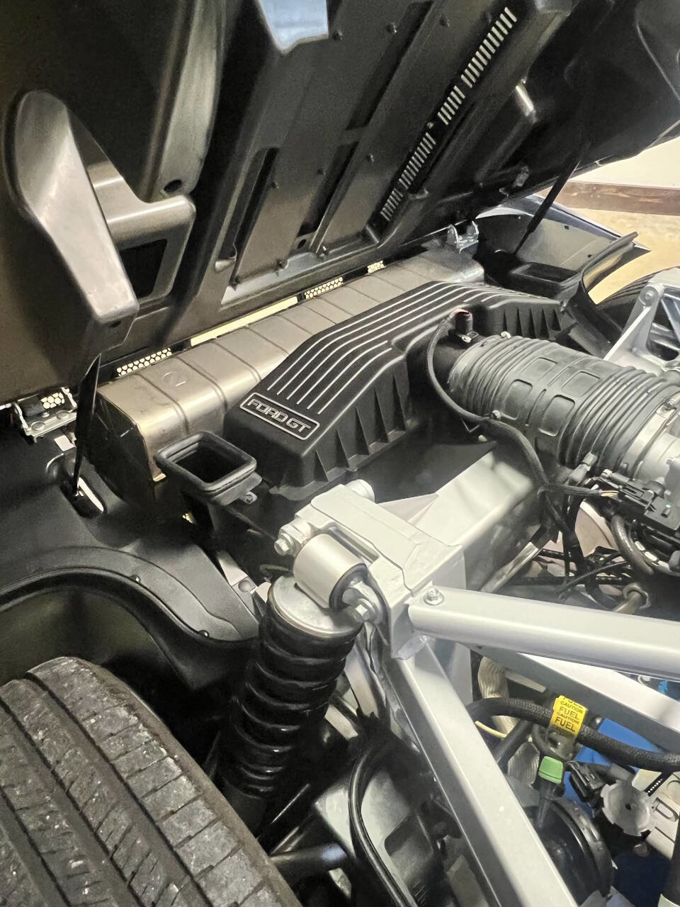 Used 2006 Ford GT RWD image 30