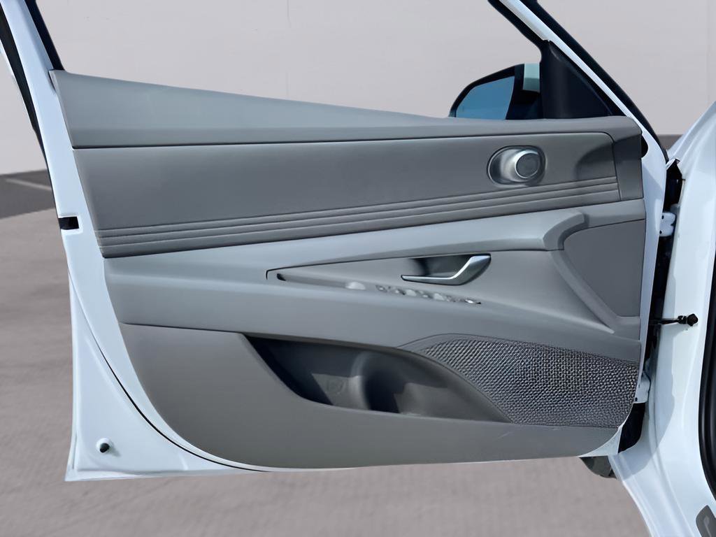 Used 2025 Hyundai Elantra Sport image 17