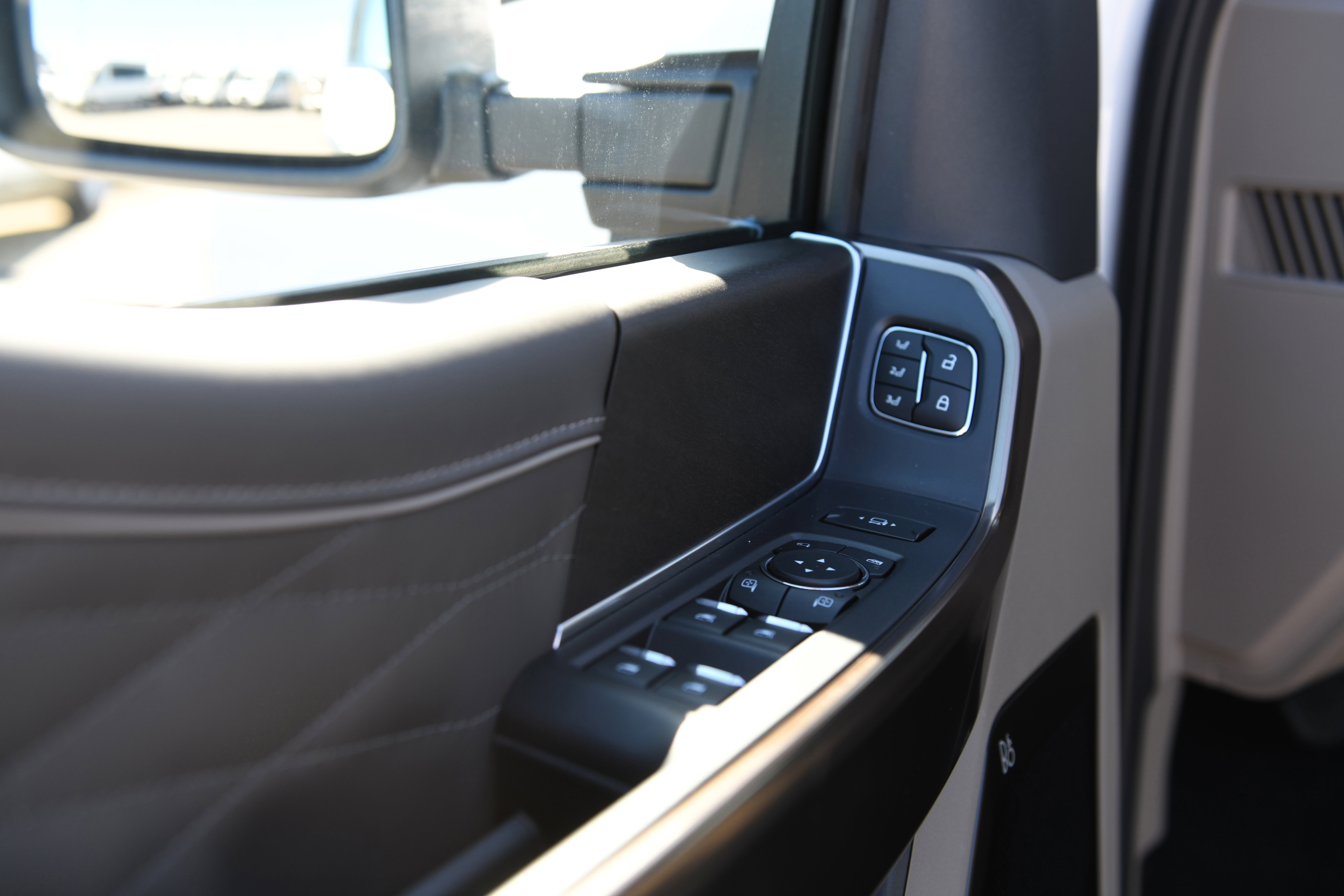 New 2026 Ford F250 Platinum w/ Platinum Plus Package image 32