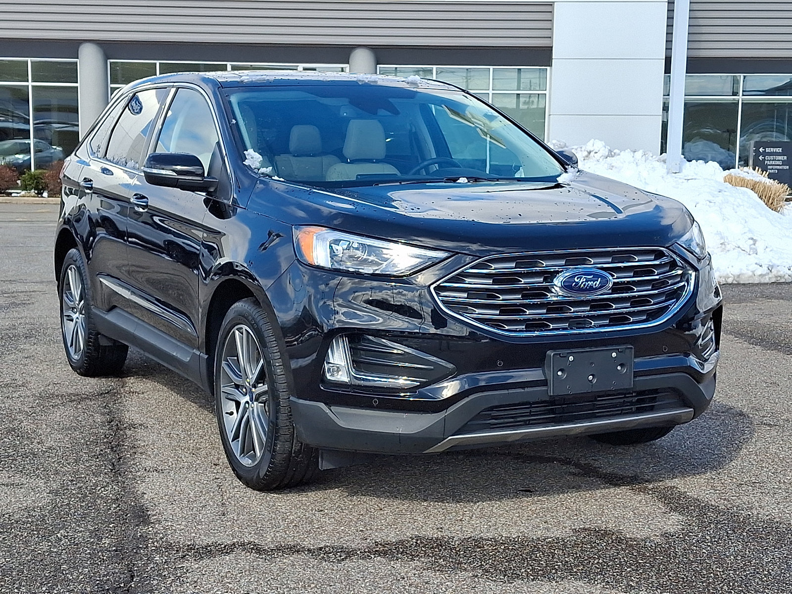 Used 2022 Ford Edge Titanium w/ Cargo Accessory Package image 2