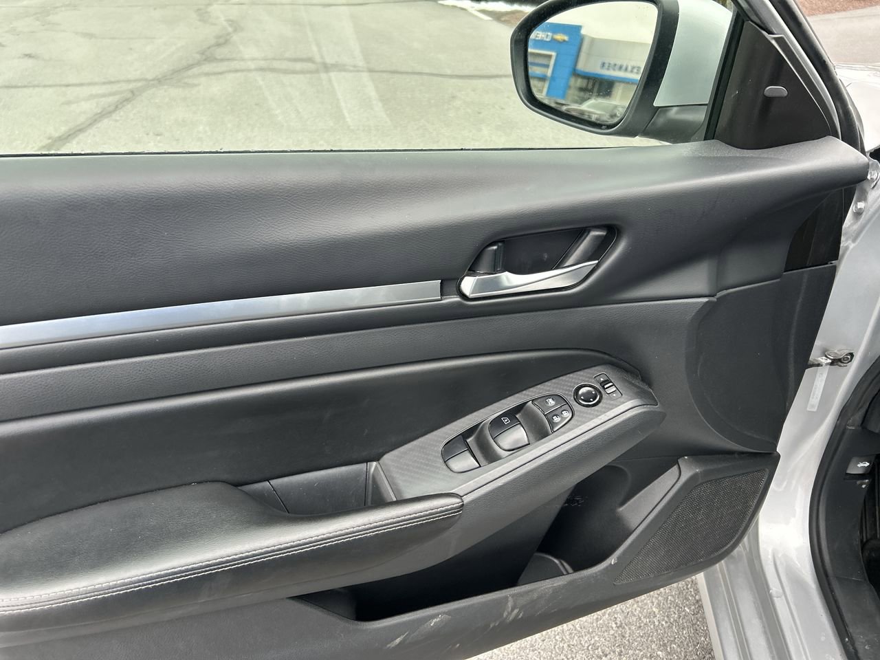 Used 2023 Nissan Altima 2.5 SV FWD image 19
