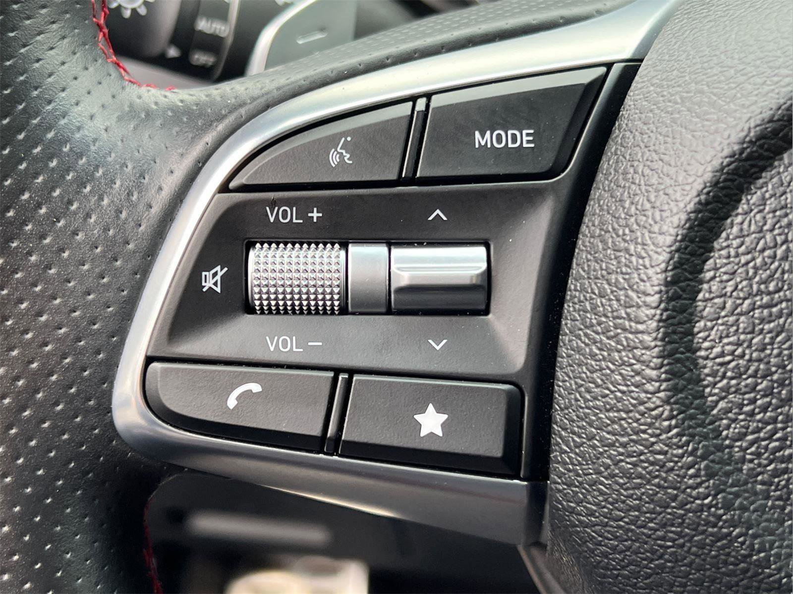 Used 2022 Genesis G70 3.3T image 25