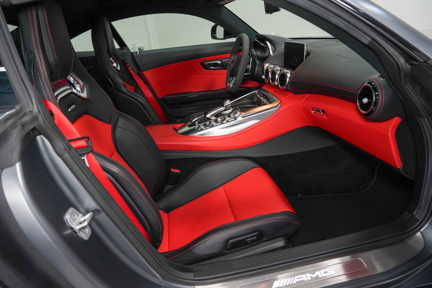 Used 2017 Mercedes-Benz AMG GT Coupe image 2