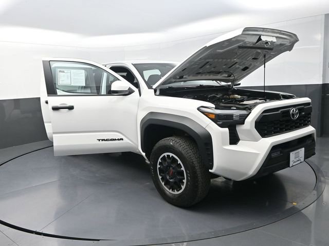 Used 2024 Toyota Tacoma TRD Off-Road image 27