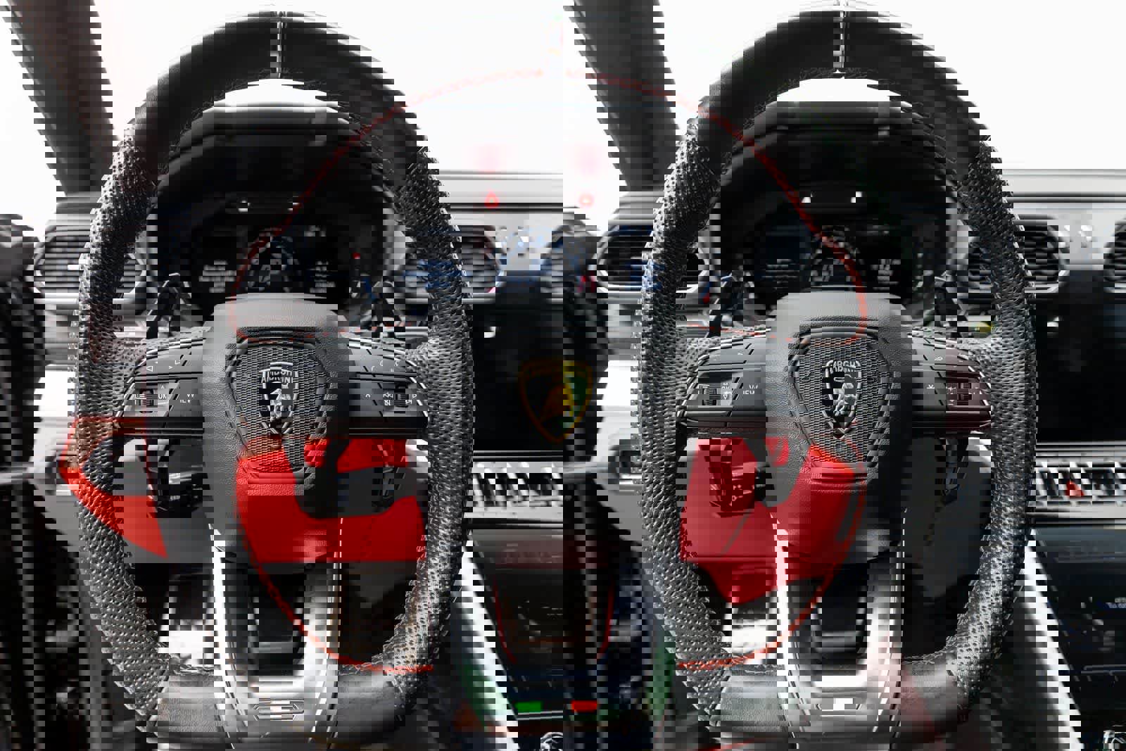 Used 2022 Lamborghini Urus image 14