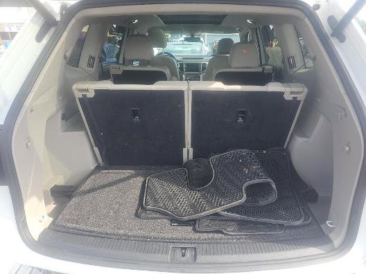 Used 2021 Volkswagen Atlas SE w/ Panoramic Sunroof Package FWD image 11