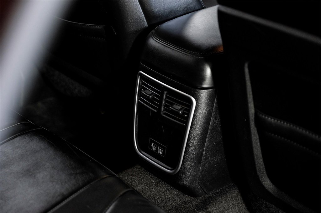 Used 2018 Chrysler 300 Touring L image 38