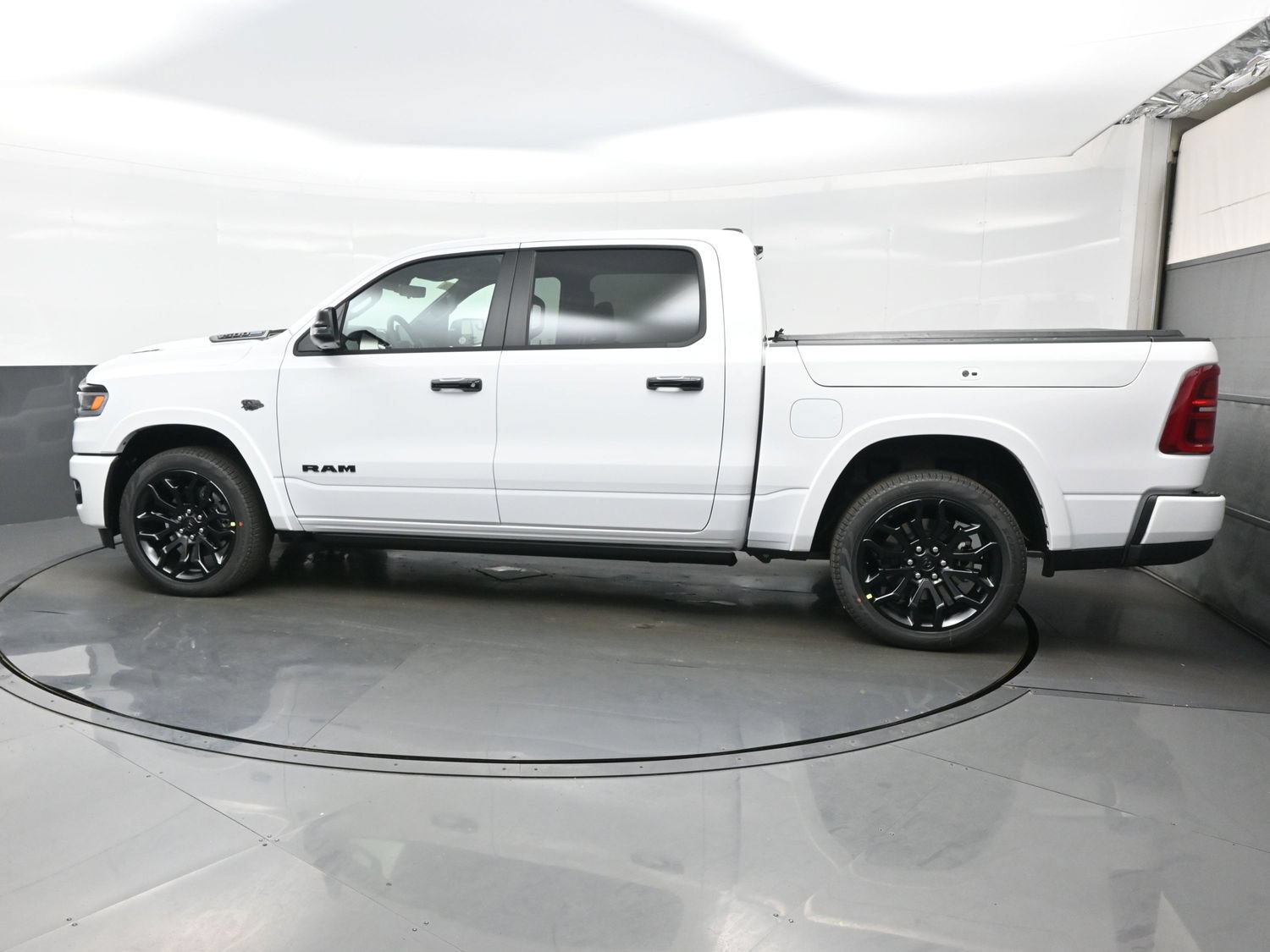 New 2027 RAM 1500 Limited AWD/4WD image 4