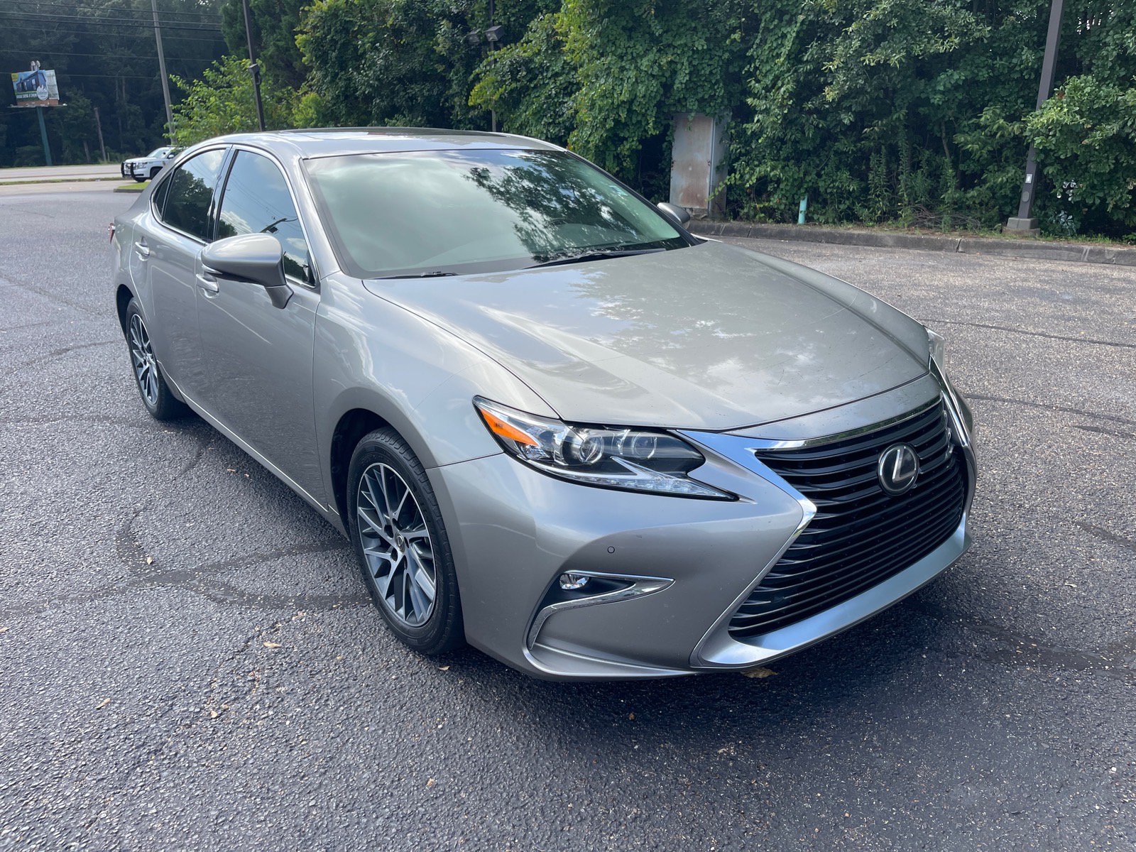 Used 2017 Lexus ES 350 w/ Luxury Package