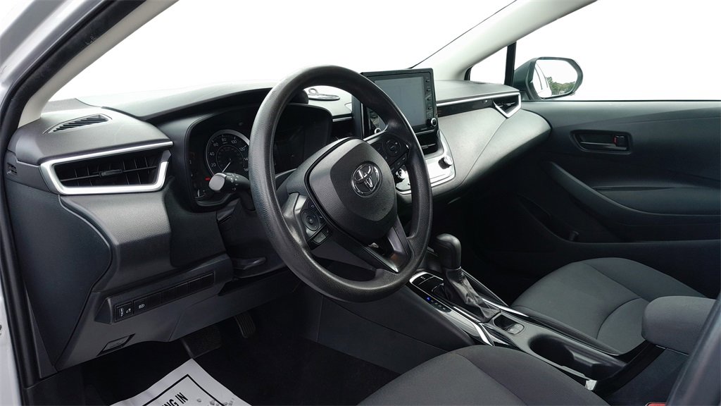 Used 2022 Toyota Corolla LE image 19