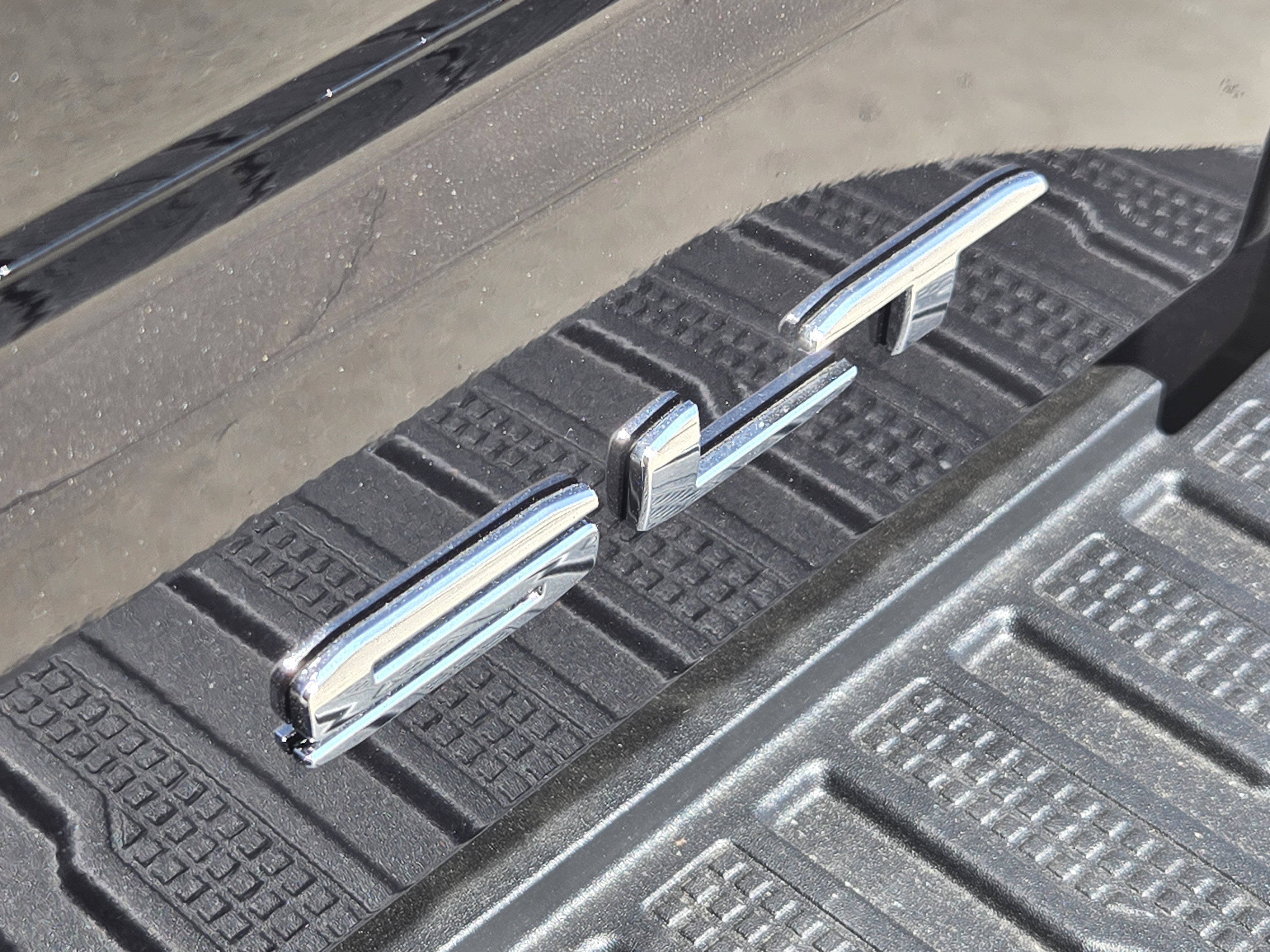 New 2026 GMC Sierra 1500 SLT image 8