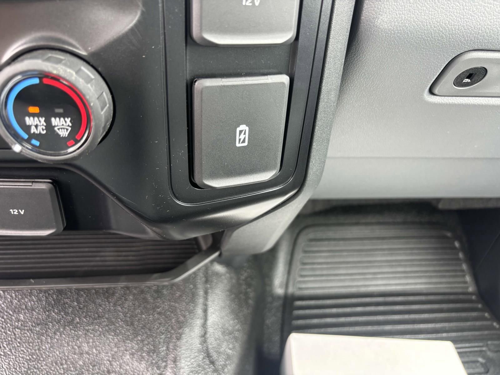 New 2025 Ford F550 4x4 Regular Cab Super Duty image 6