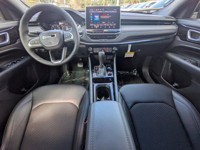 New 2026 Jeep Compass Latitude image 13