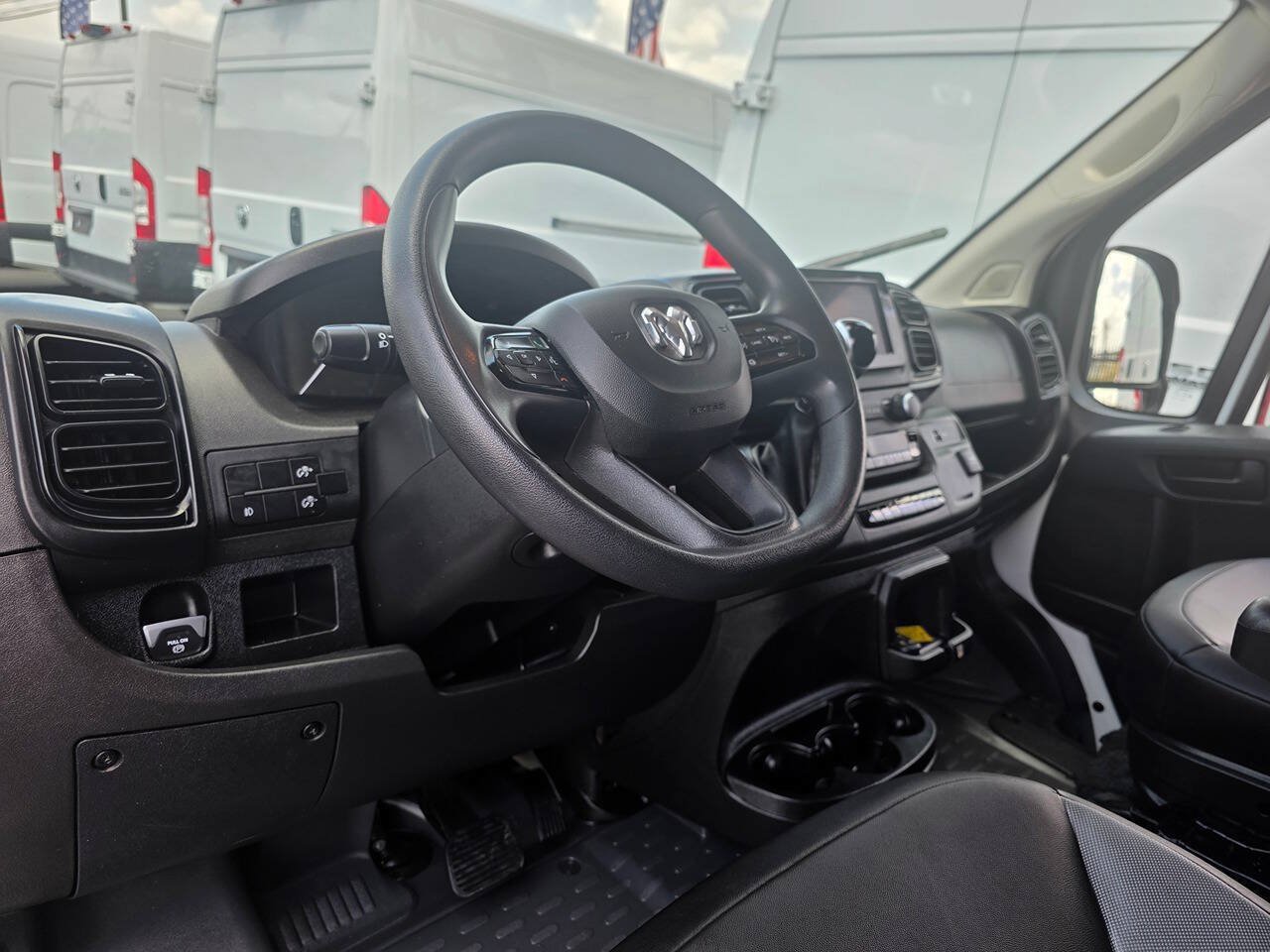 Used 2025 RAM ProMaster 2500 w/ Convenience Group FWD image 15