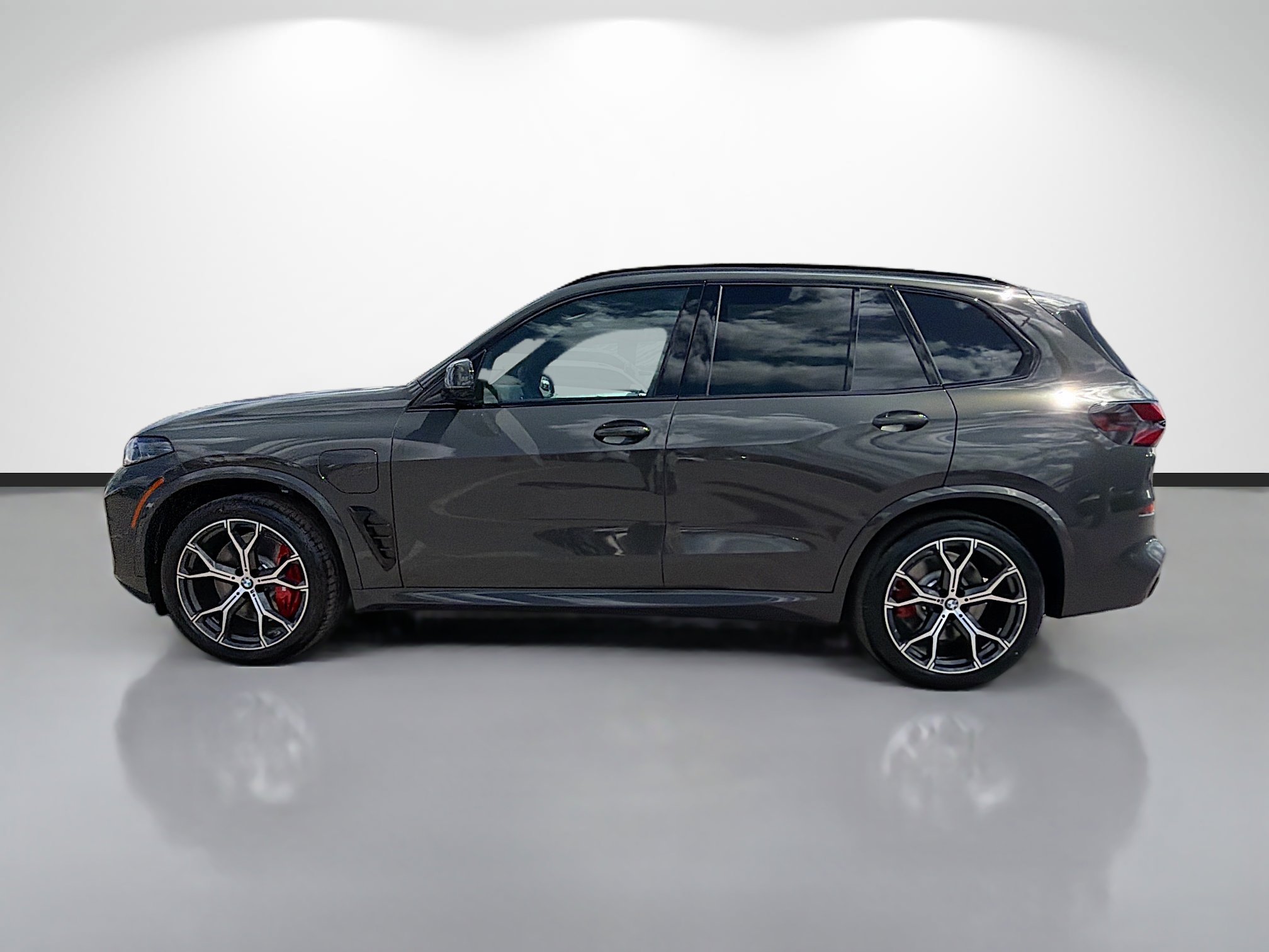 New 2026 BMW X5 xDrive50e w/ Executive Package image 6