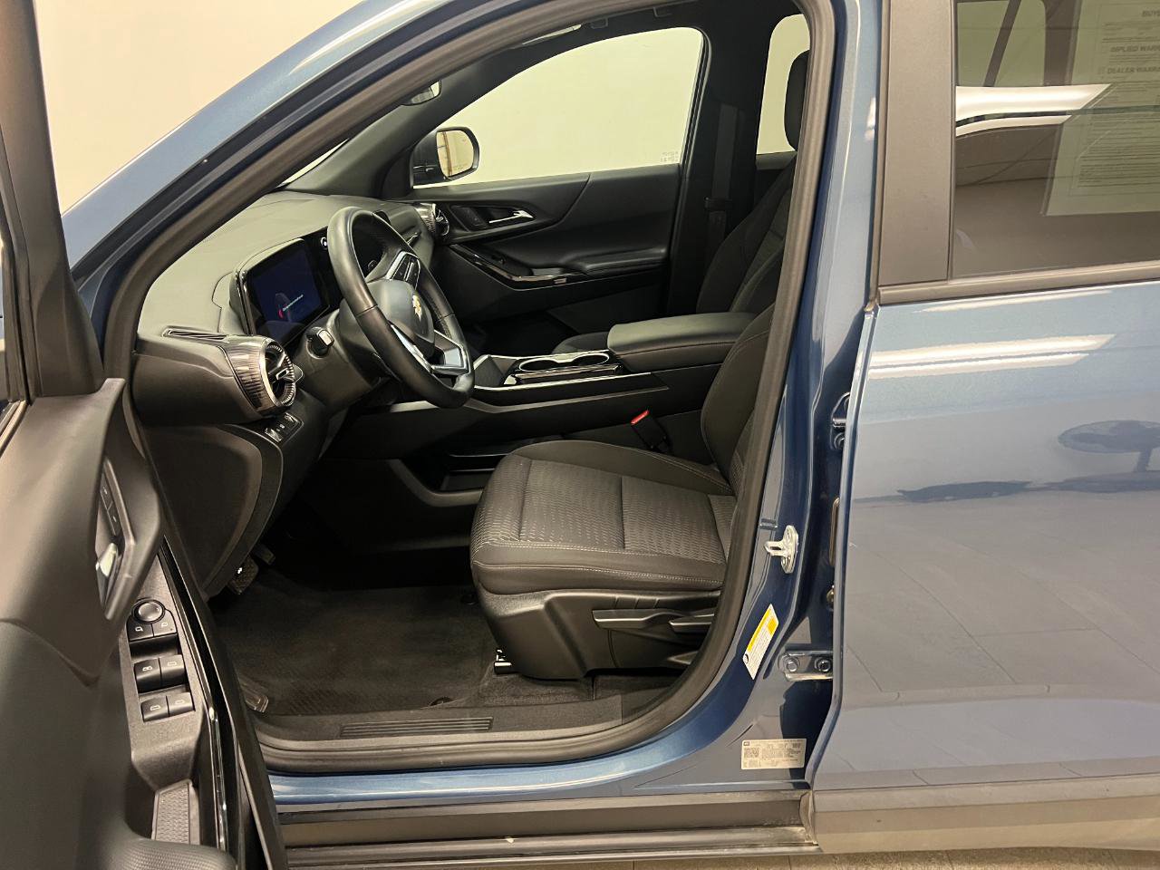 Used 2025 Chevrolet Equinox LT image 21