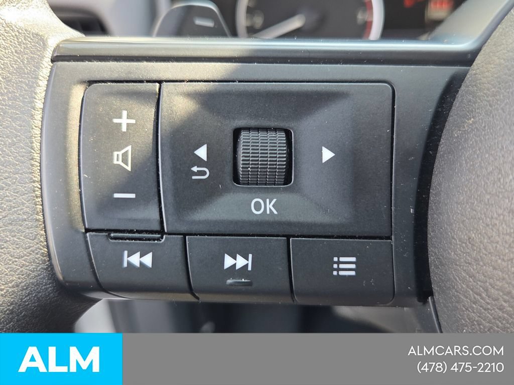 Used 2024 Nissan Rogue SV AWD/4WD image 24