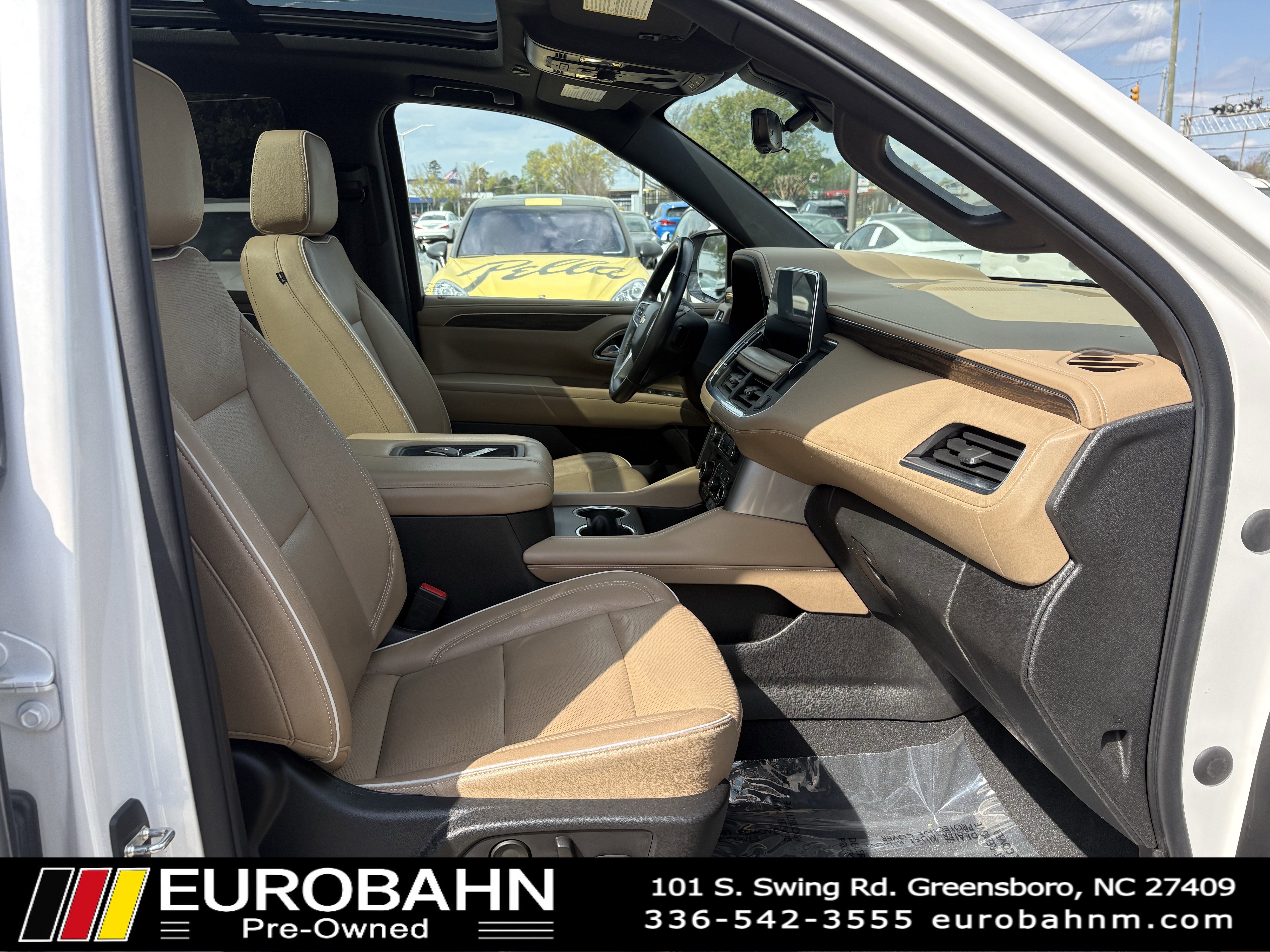 Used 2021 Chevrolet Tahoe Premier w/ Premium Package image 16