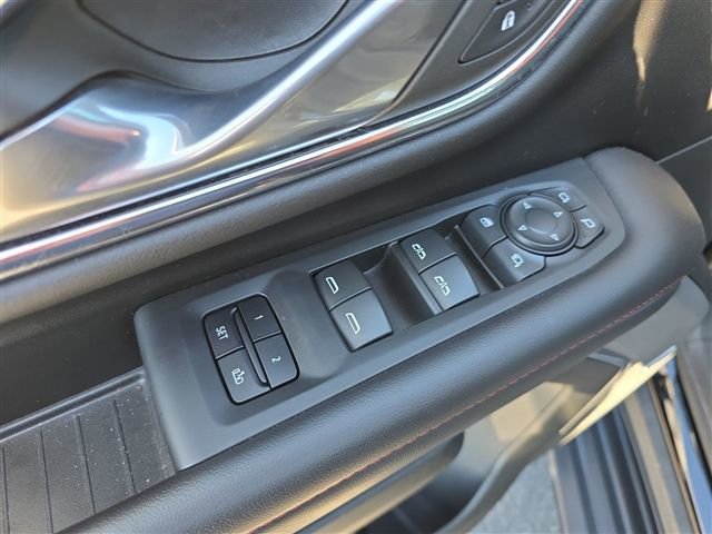 Certified 2022 Chevrolet Suburban RST w/ Sport Performance Package AWD/4WD image 19