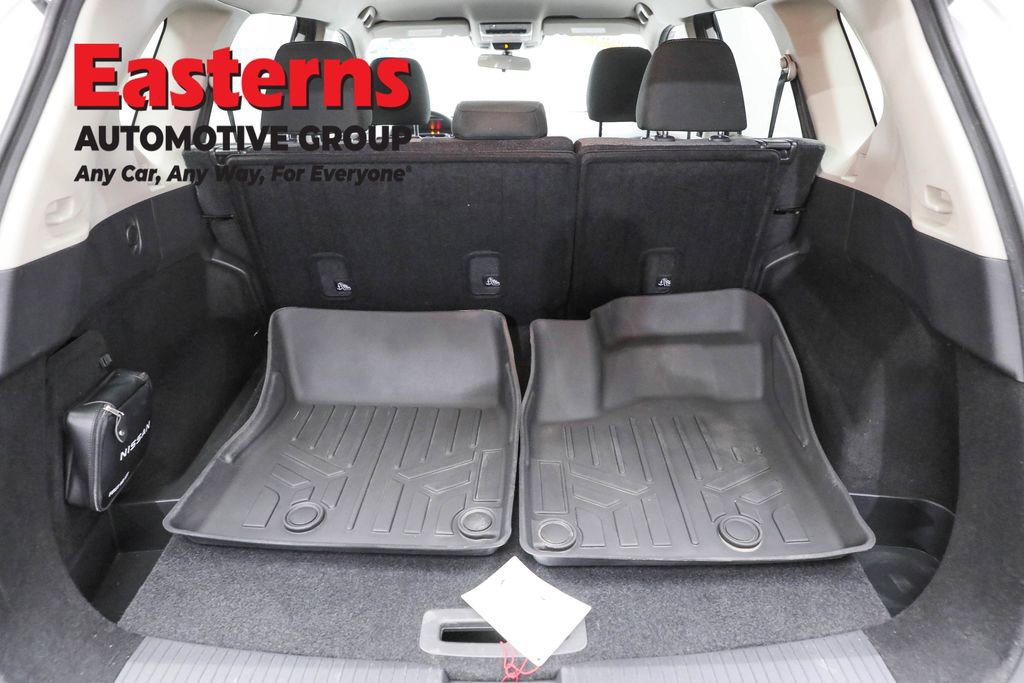 Used 2022 Nissan Rogue SV image 9