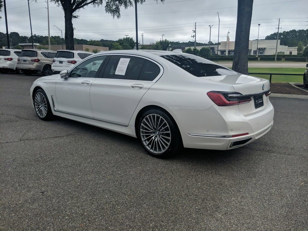 Used 2022 BMW 740i w/ Premium Package image 9