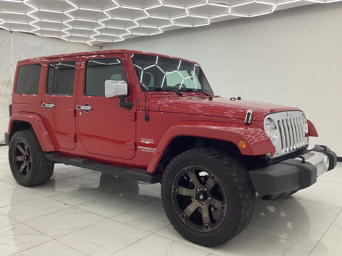 Used 2011 Jeep Wrangler Unlimited Sahara image 7
