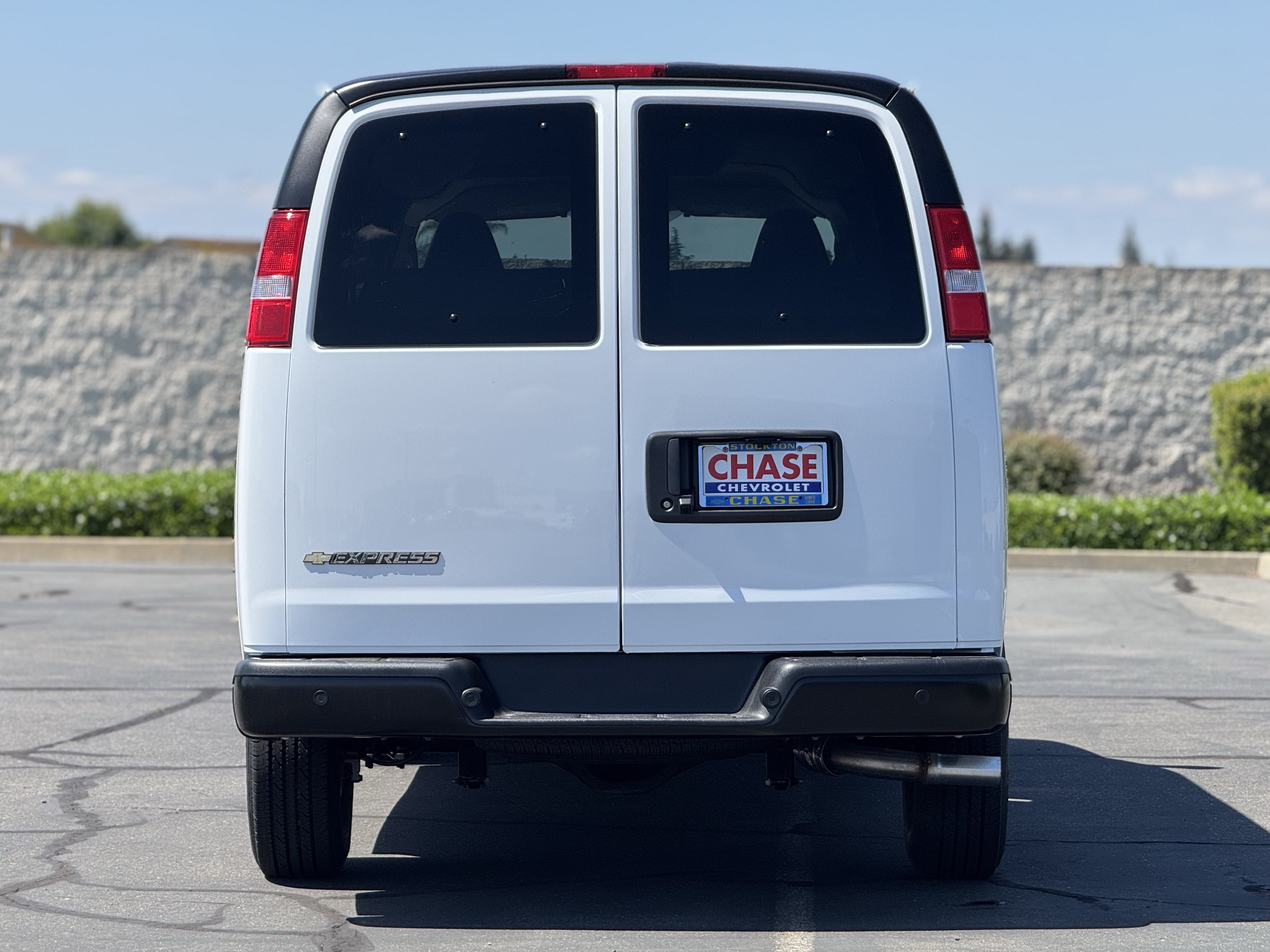 New 2026 Chevrolet Express 3500 LS RWD image 6