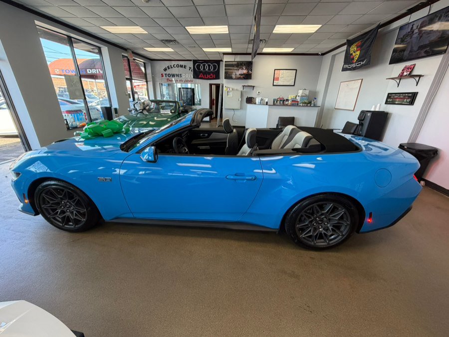 Used 2024 Ford Mustang GT Premium w/ GT Performance Package RWD image 9