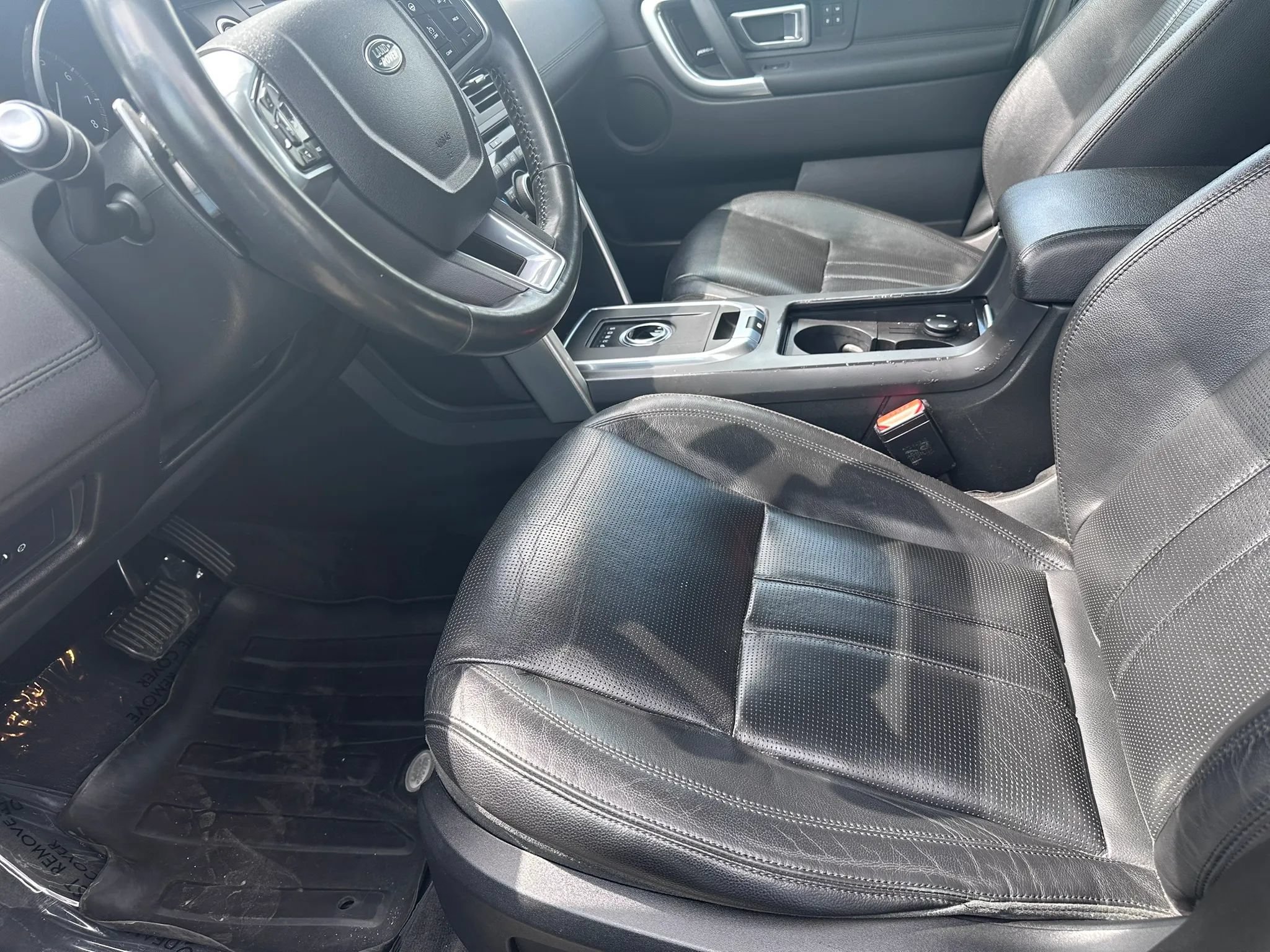 Used 2017 Land Rover Discovery Sport HSE AWD/4WD image 12