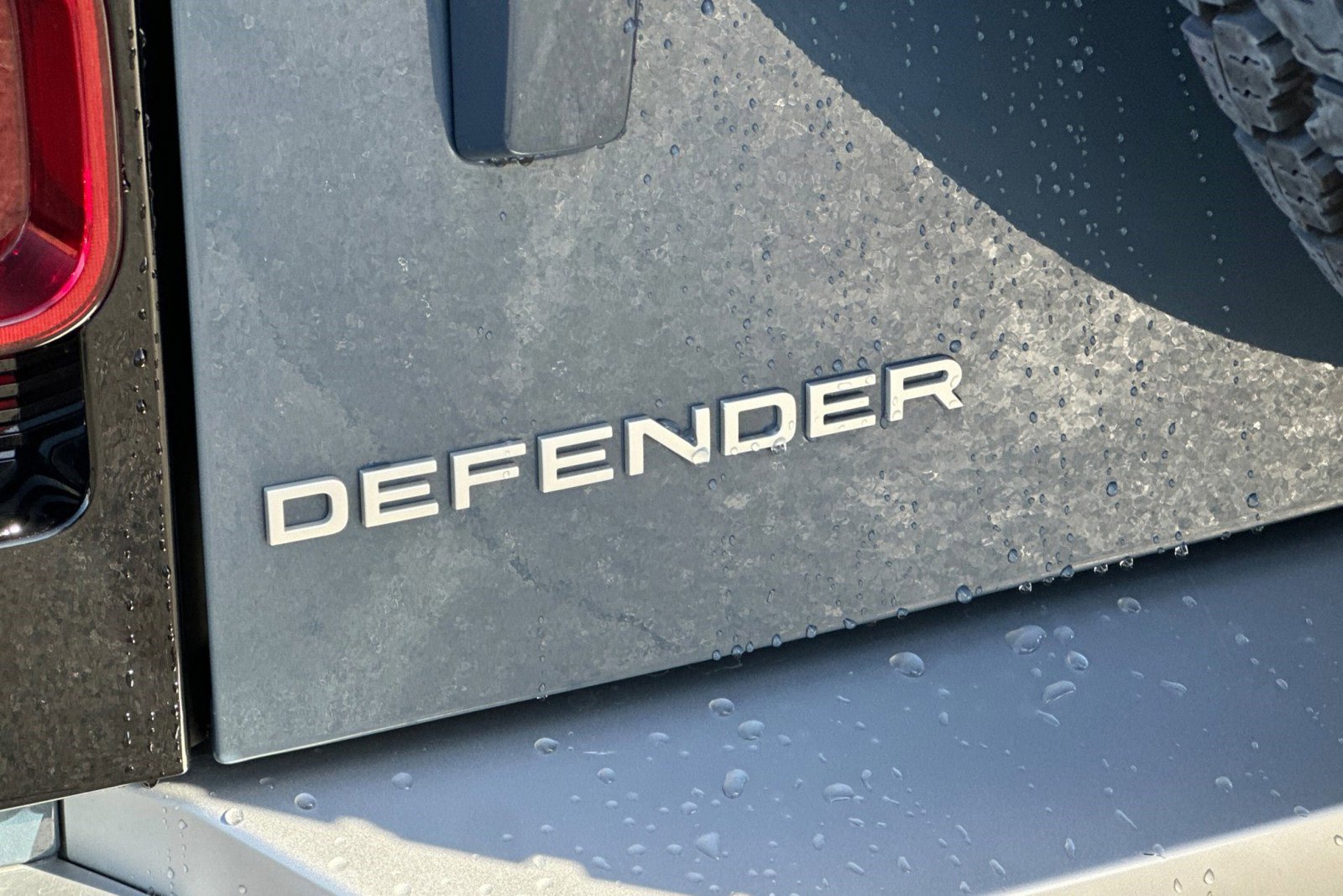 Used 2025 Land Rover Defender 110 S image 14