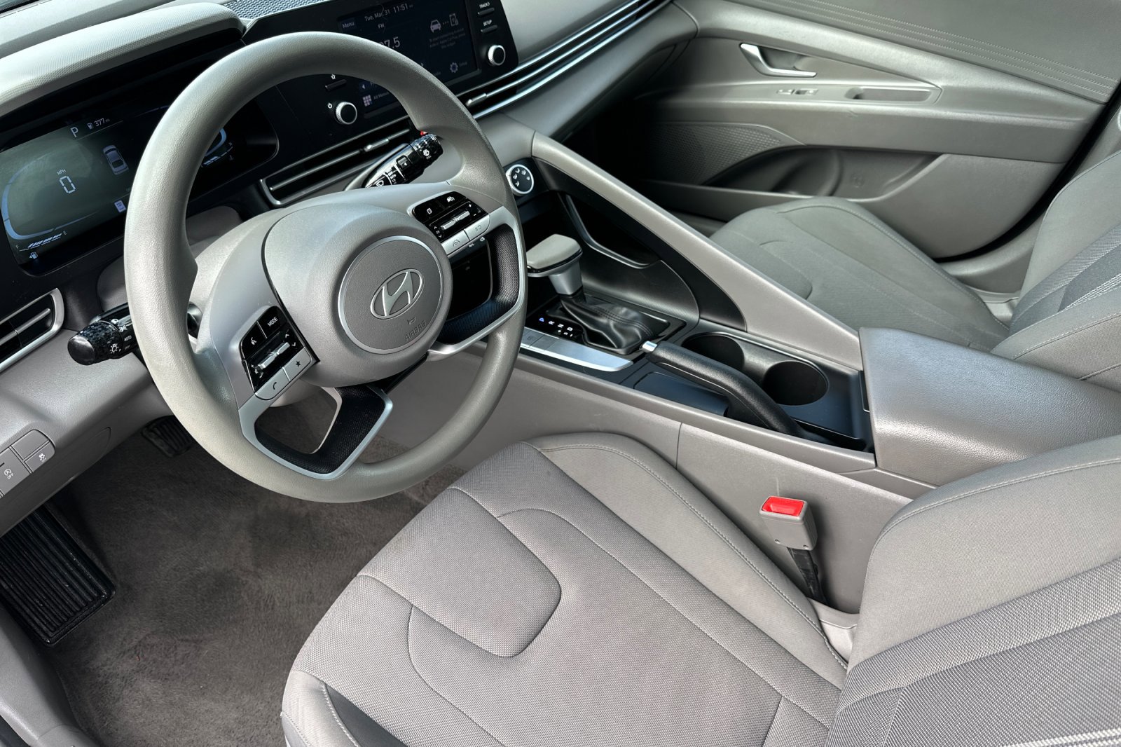 Certified 2024 Hyundai Elantra SE FWD image 10