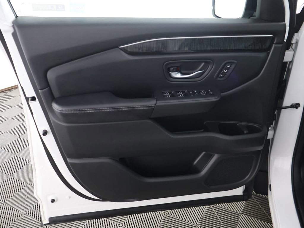 Used 2025 Honda Pilot Elite image 28