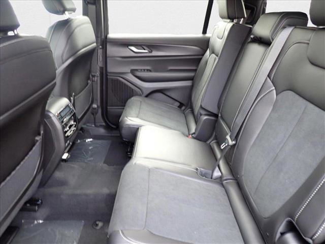 New 2025 Jeep Grand Cherokee L Altitude image 10