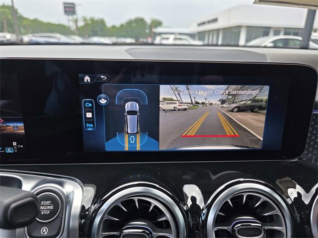 New 2025 Mercedes-Benz GLB 250 4MATIC image 13