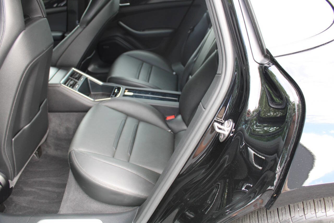 Used 2020 Porsche Panamera 4 AWD 4dr Sedan image 11