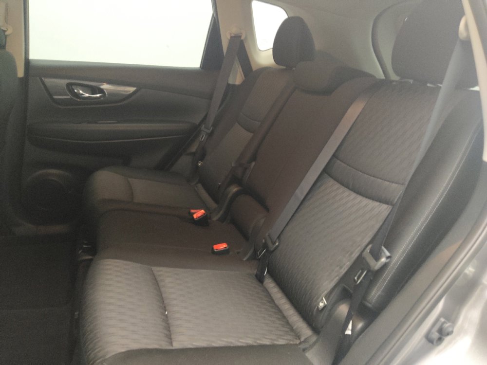 Used 2018 Nissan Rogue SV FWD image 18