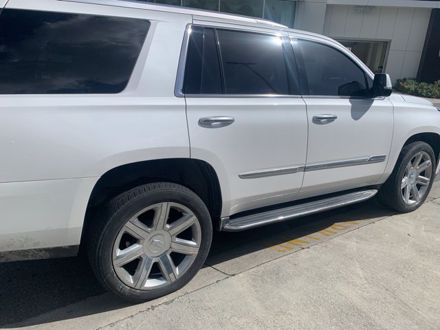 Used 2018 Cadillac Escalade Luxury RWD image 2