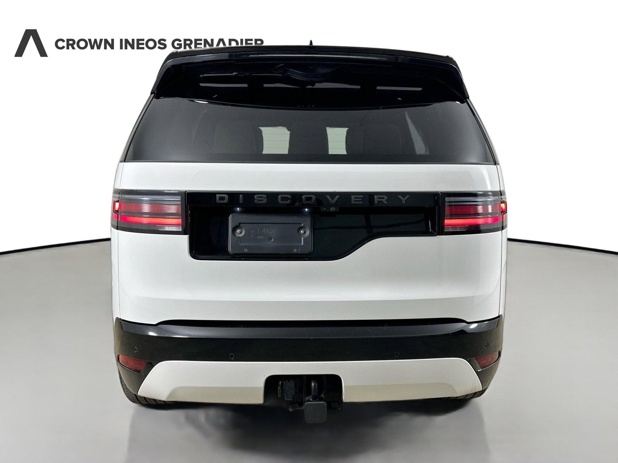 Used 2024 Land Rover Discovery Dynamic SE AWD/4WD image 6