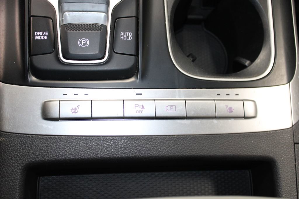 Used 2024 Kia Carnival LX image 44