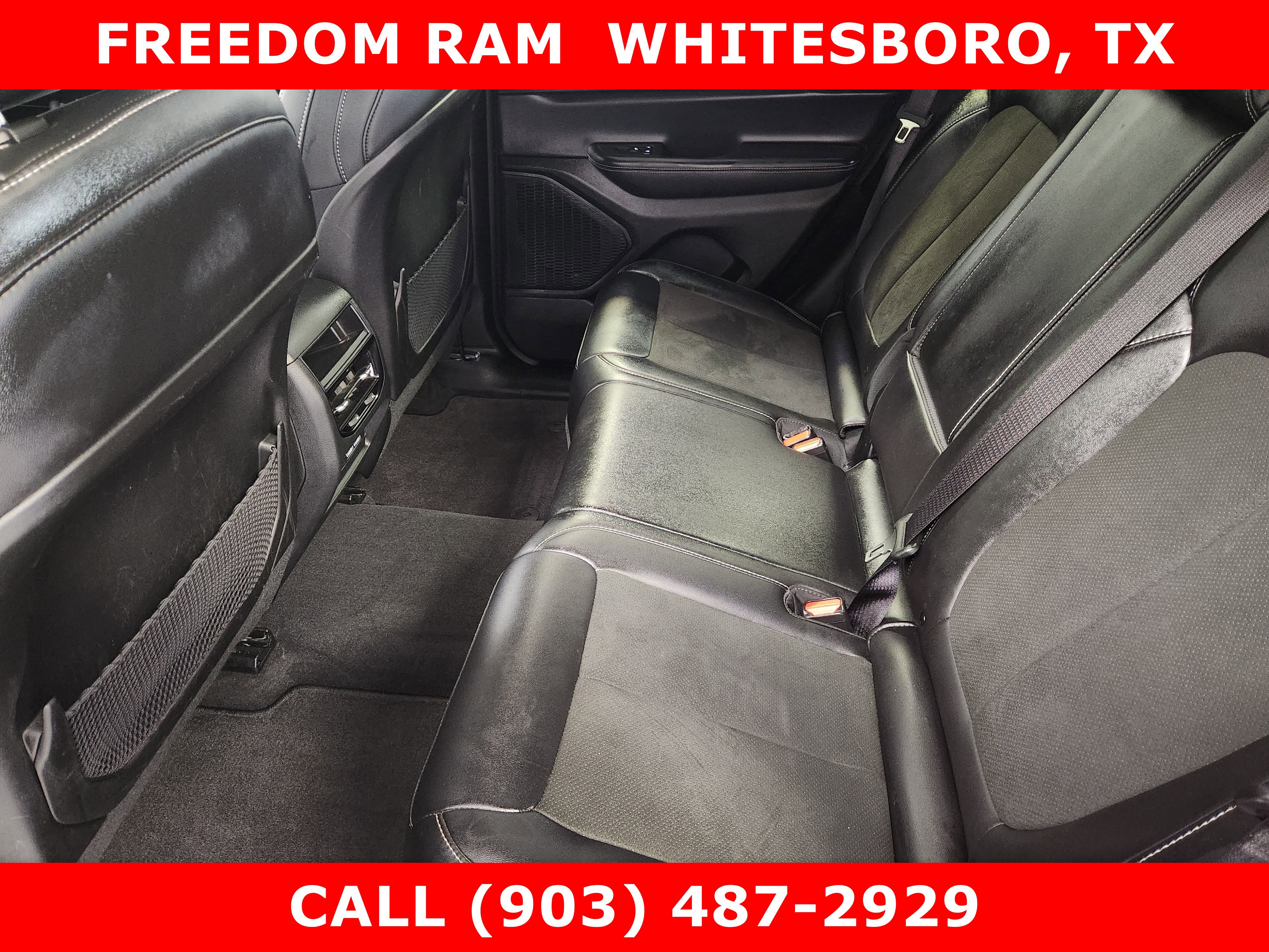 Used 2025 Jeep Grand Cherokee Altitude AWD/4WD image 21