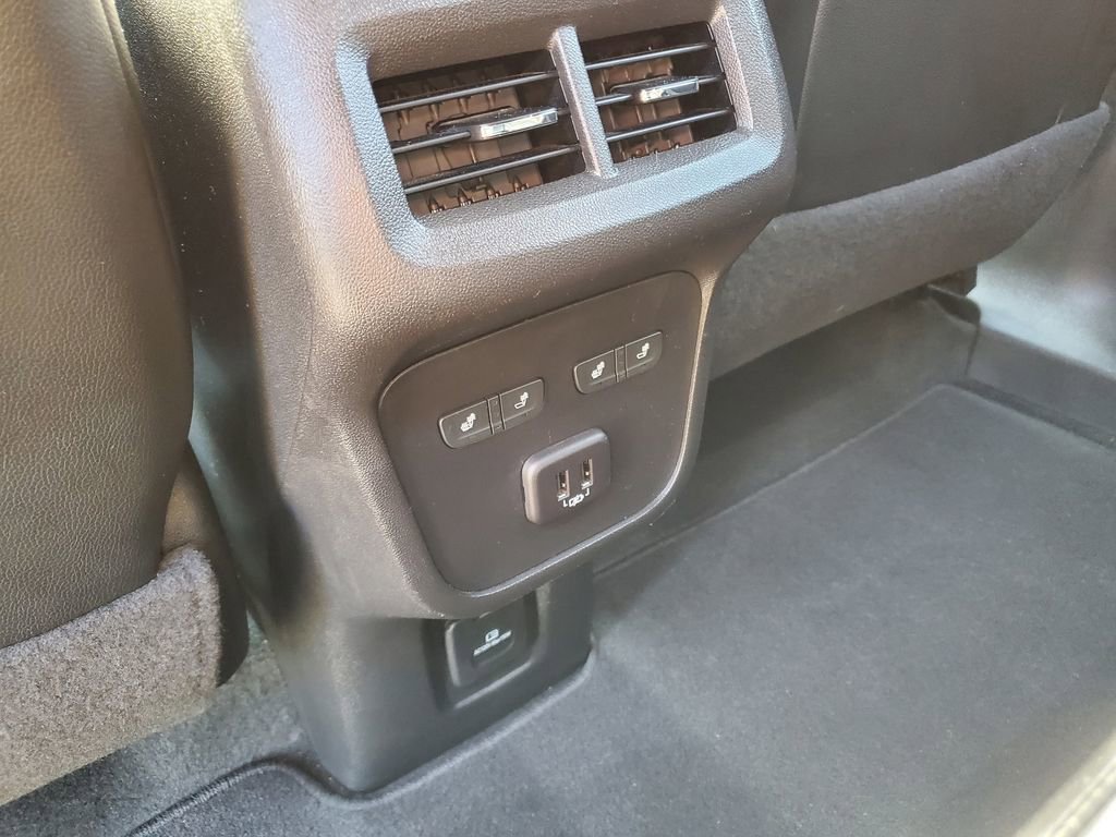 Used 2023 Chevrolet Equinox Premier image 29